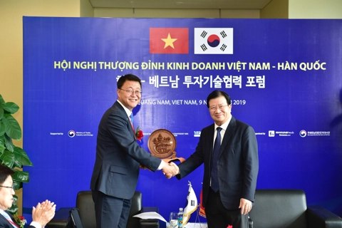 Vietnam considers S.Korean business community strategic partner for economic restructuring