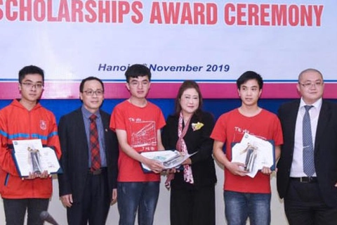 Three Hanoi students win Japan’s MERRO 2019 scholarships