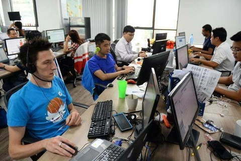 Vietnam parliament requests building law on expats