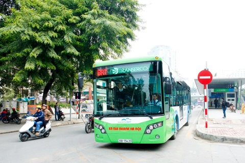 Buses contribute to environmental protection and tourism development in Hanoi