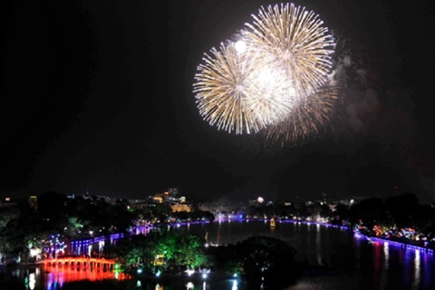 Hanoi to hold fireworks shows in all districts to celebrate upcoming Tet