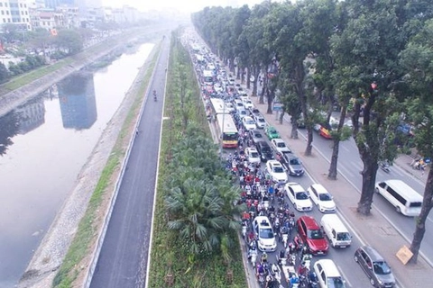 Hanoi plans more bridges crossing To Lich river