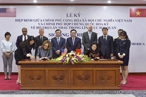 Vietnam, US sign agreement on customs cooperation