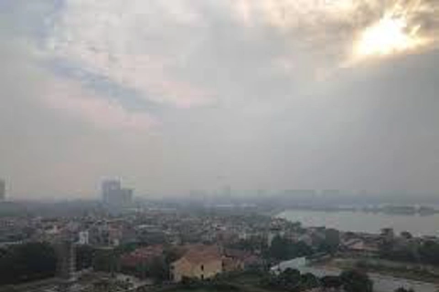 Hanoi’s air quality on December 10 morning still at unhealthy level