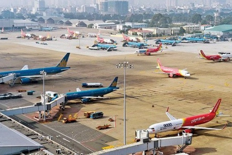 Overloaded infrastructure hinders development of Vietnamese aviation industry