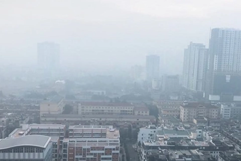 Hanoi’s air quality on December 12 morning remains unhealthy