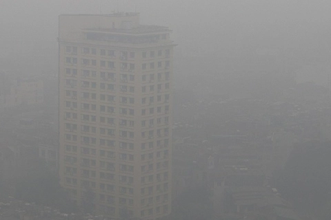 Hanoi’s air quality improves, but remains bad on some week days