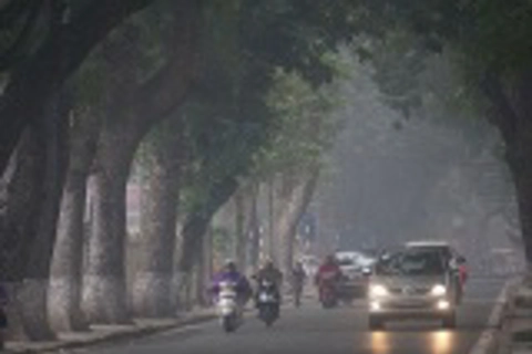 Air pollution persists in Hanoi on December 23