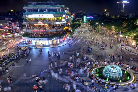 Walking space around Hoan Kiem Lake becomes brand of Hanoi 