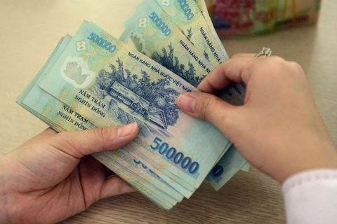 Vietnam to raise salaries for civil servants from July 1