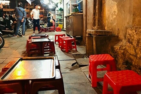 Hanoi roadside beer shops desolate due to stricter penalties on drunk driving