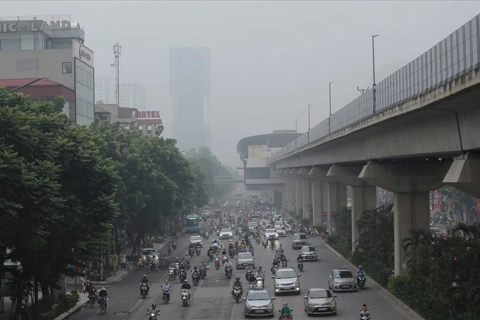 Hanoi’s air quality improves, but remains bad on some week days