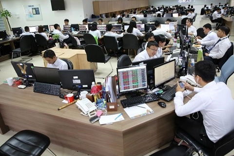 Liquidity in Vietnam stock market predicted to improve in 2020: FiinGroup