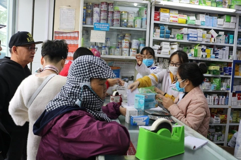 Prices of medical face masks in Hanoi skyrocket amid possible nCoV outbreak