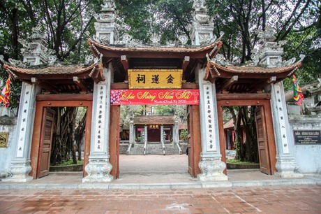 Religious sites in Hanoi desolate amidst epidemic fears