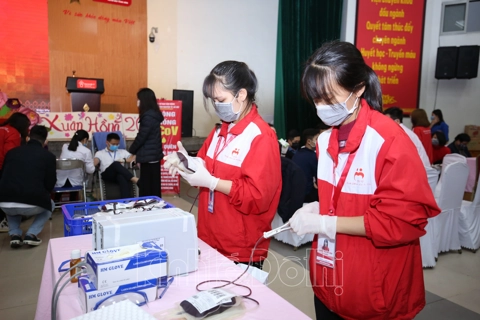 Blood donation campaign in Hanoi expects to receive 5,000 units