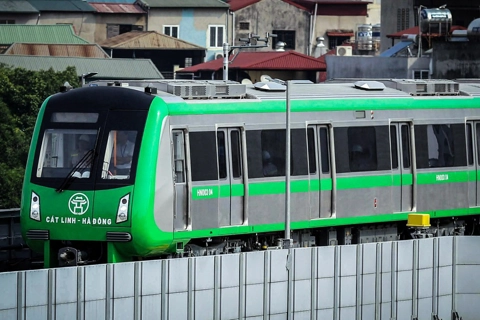 Hanoi determined to soon operate its long-delayed metro line: Party chief