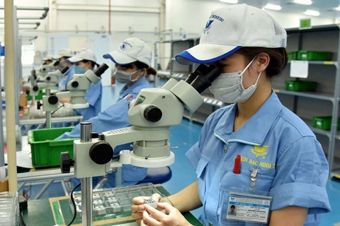 Vietnam urged to look beyond Asian markets for FDI amid Covid-19