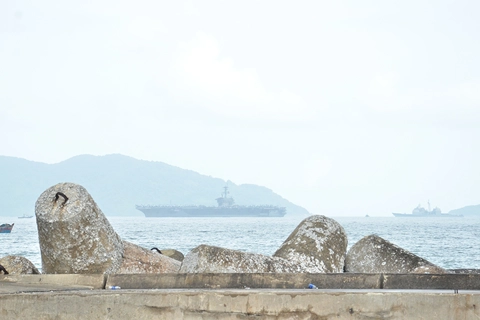 Carrier visit highlights US strong support for Vietnam: Adm. Aquilino