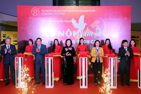 Photo exhibition marks Hanoi Party Committee’s 90th anniversary