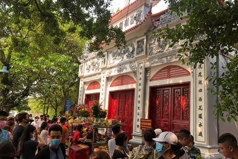 Hanoi calls on people to avoid religious gatherings