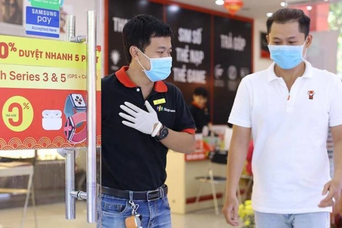 Vietnamese tech retailers manage to survive Covid-19 pandemic