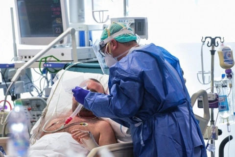 Vietnam PM urges acceleration of ventilator production