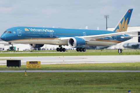 Vietnam Airlines limits passengers per flight to HCMC, Danang