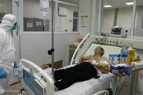 Vietnamese doctors to use plasma therapy on Covid-19 patients