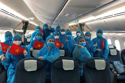 Vietnam Airlines brings British, Vietnamese nationals home amid global lockdown 