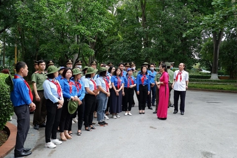 Ho Chi Minh relics welcome thousands of visitors over the weekend