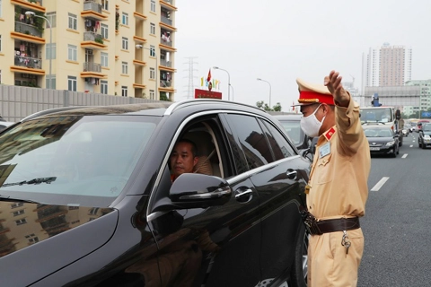 Vietnam police crack down on traffic offenses