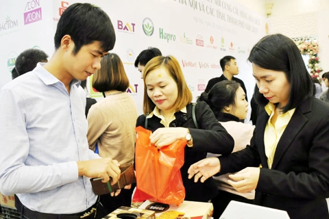 Hit by Covid-19, Vietnam enterprises turn to domestic market