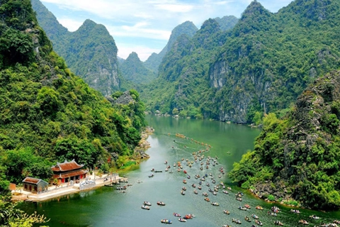 Vietnam keeps borders shut to foreign tourists