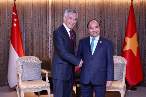 Singapore PM congratulates Vietnam on handling of Covid-19