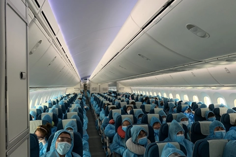 More than 340 Vietnamese citizens brought home from Taiwan