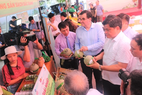 Hanoi holds first Farm Product Weekend Fair