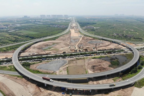 Hanoi seeks special mechanisms to accelerate two mega ring roads