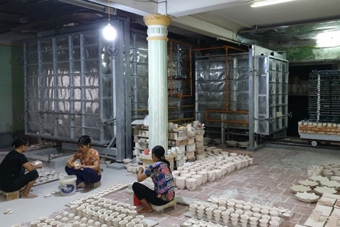 Hanoi craft villages use alternative energy to ease environmental pollution