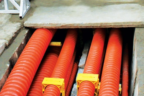 Hanoi buries electrical and telecommunications cables on 140 streets