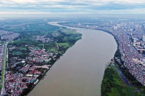 Hanoi seeks to restart zoning plan for Red river