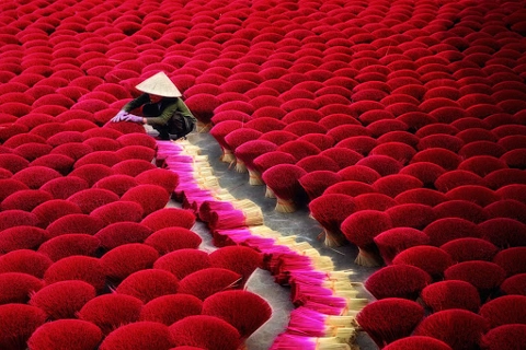 Visiting Hanoi’s traditional incense village