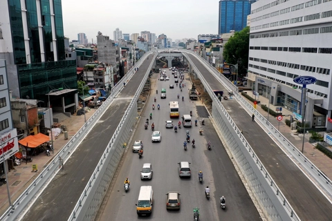 Final touches on Hanoi’s elevated ring road No.2 built by Vingroup