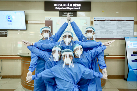 Vietnam strives to stamp down Covid-19 in highly infectious Danang hospital