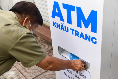 'Face mask ATM' operated in Ho Chi Minh City amid Covid-19 resurgence