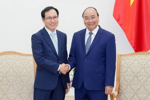 PM expects Vietnam to remain Samsung’s global strategic production hub