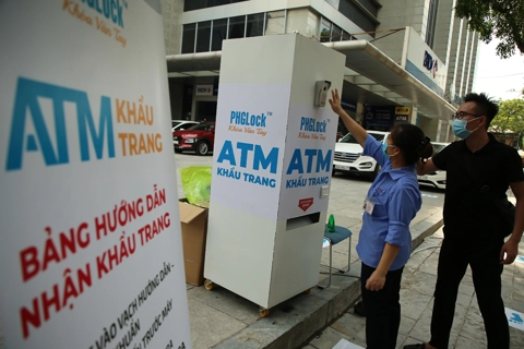 Hanoi has first face mask ATM