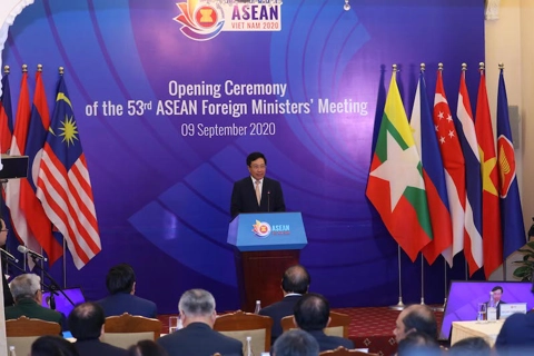ASEAN endeavors to formulate ‘substantive’ COC: Vietnam FM