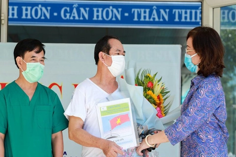 Last patient discharged from hospital, Danang free of Covid-19