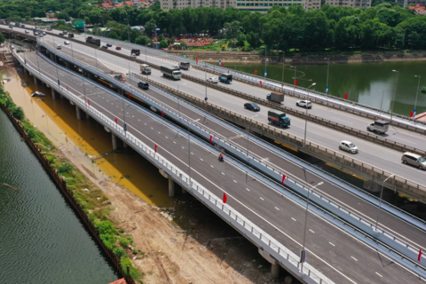 Viaduct crossing Linh Dam lake opens to traffic to ease Hanoi congestion